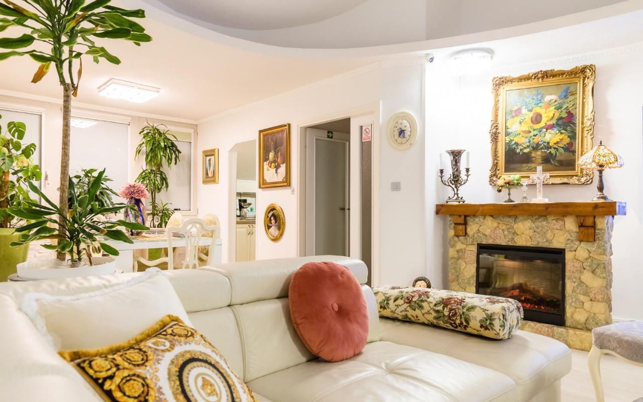 Luxury Apartment Sara Umag Exterior photo